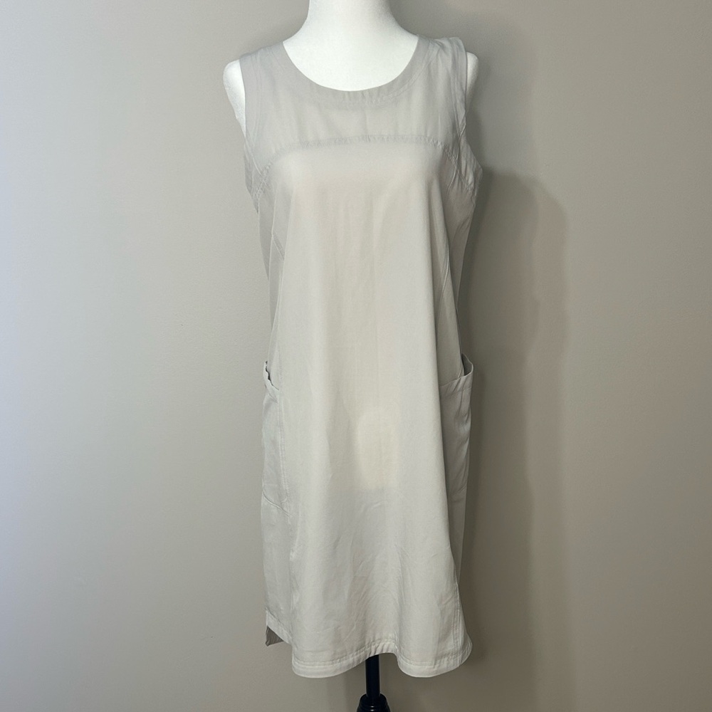 Sleeveless Light Beige Shift Dress with Pockets
